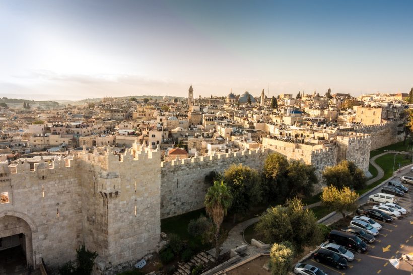 Поток туристов в Израиль растет